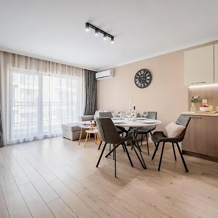 Апартамент Comfy Luxury Center