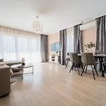 Comfy Luxury Center